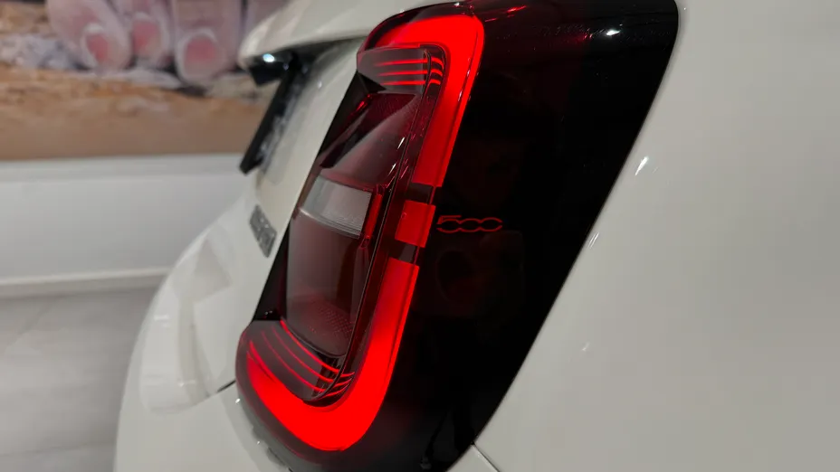 FIAT 500 500 1.0 GSE Hybrid La Prima Nowy