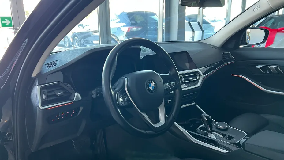 BMW Seria 3 320d xDrive Sport Line aut