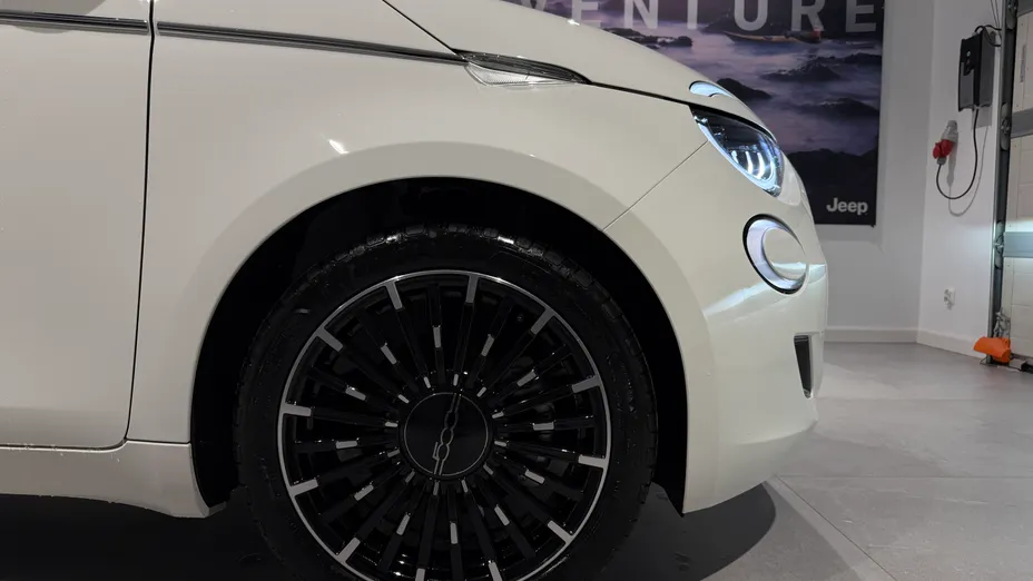 FIAT 500 500 1.0 GSE Hybrid La Prima Nowy