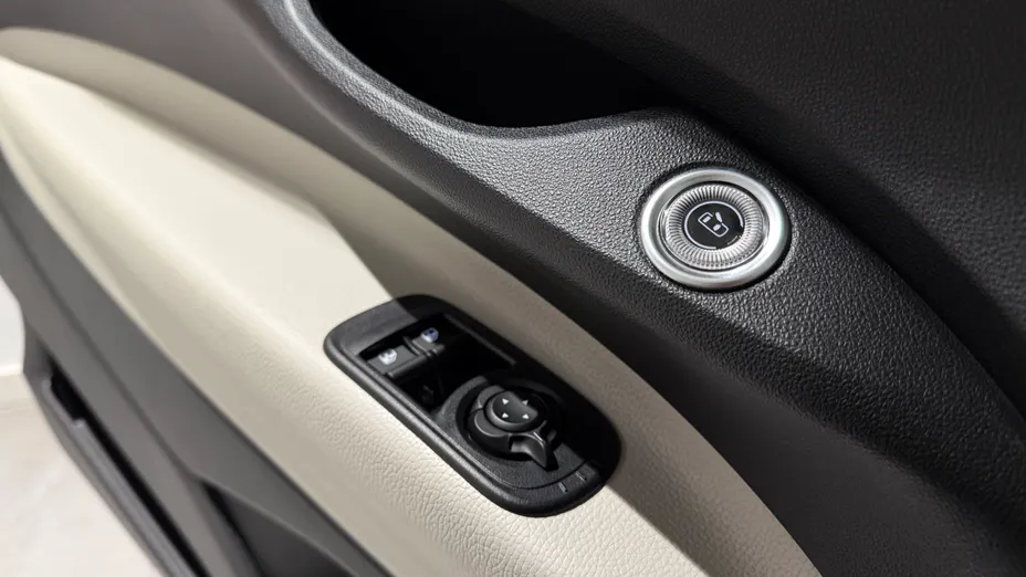 FIAT 500 500 1.0 GSE Hybrid La Prima Nowy