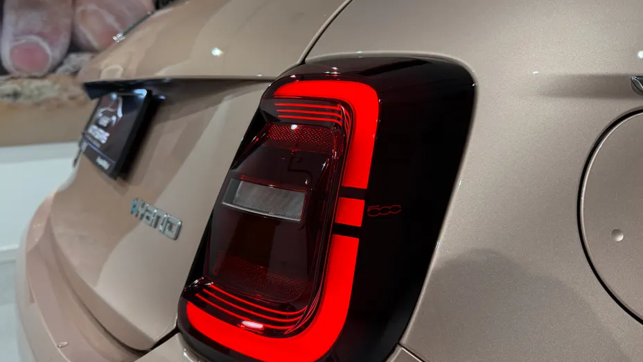 FIAT 500 500 1.0 GSE Hybrid La Prima Nowy