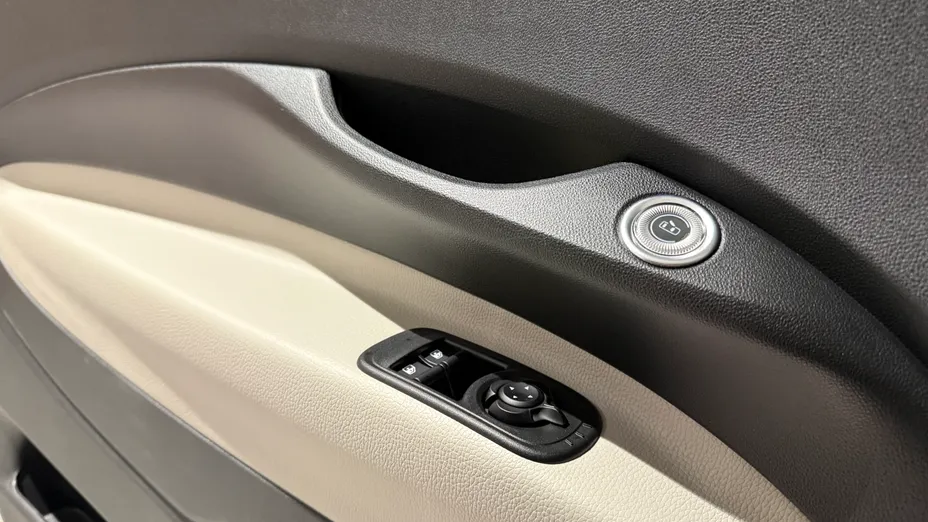 FIAT 500 500 1.0 GSE Hybrid La Prima Nowy