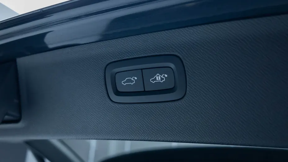 VOLVO XC90 XC90 T8 AWD Plug-In Hybrid Ultimate Dark 7os aut