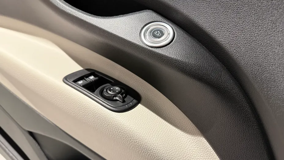 FIAT 500 500 1.0 GSE Hybrid La Prima Nowy