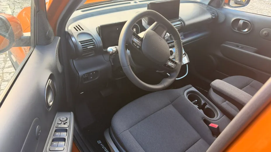 HYUNDAI Inster Inster 49kWh Smart