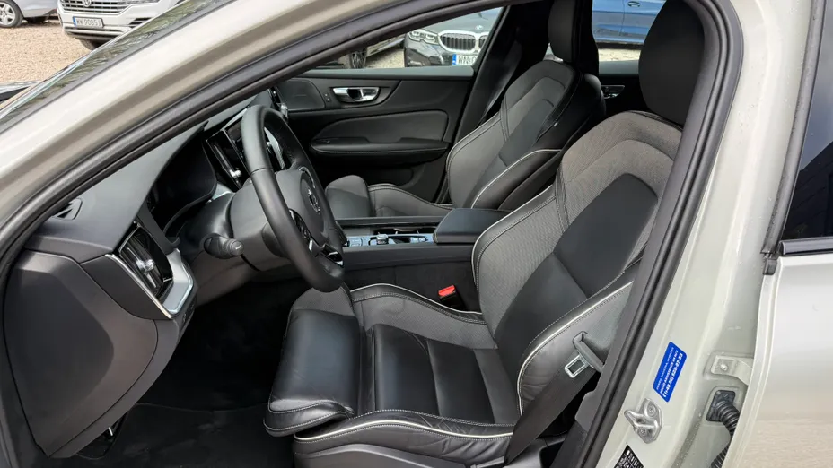 VOLVO S60 S60 B4 B R-Design aut