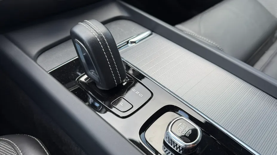 VOLVO S60 S60 B4 B R-Design aut