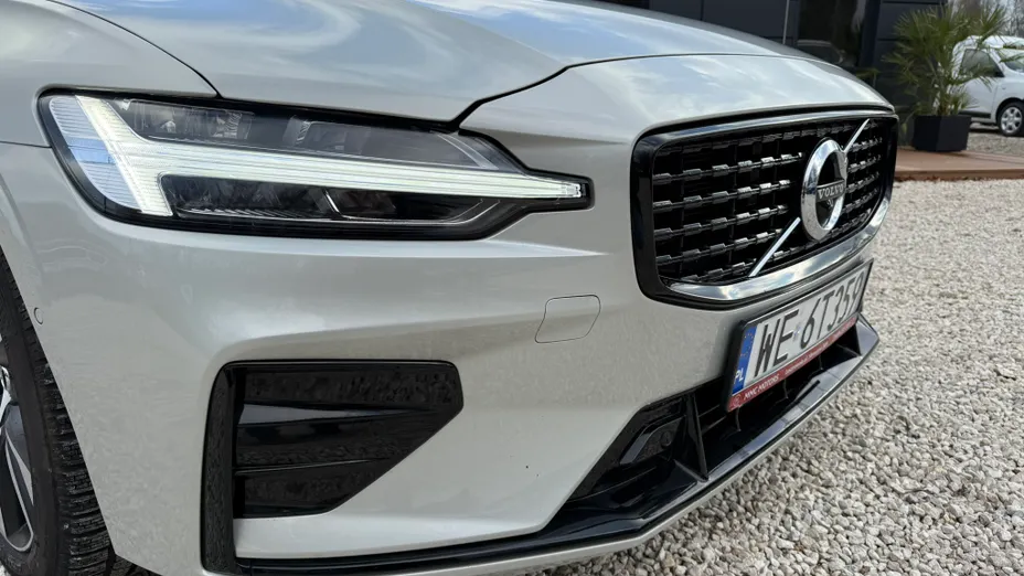 VOLVO S60 S60 B4 B R-Design aut