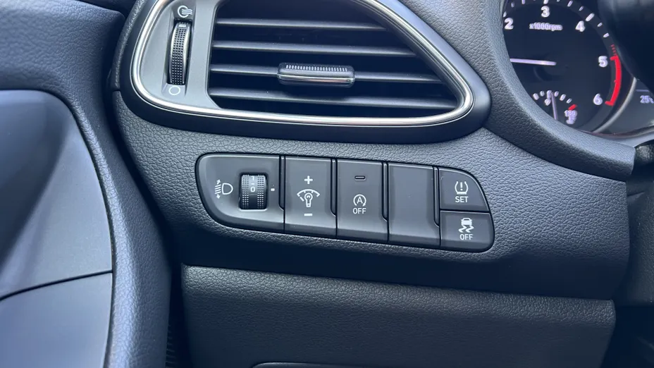 HYUNDAI i30 i30 1.6 D Classic +