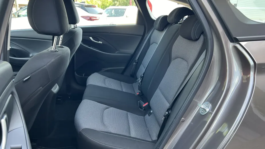 HYUNDAI i30 i30 1.6 D Classic +