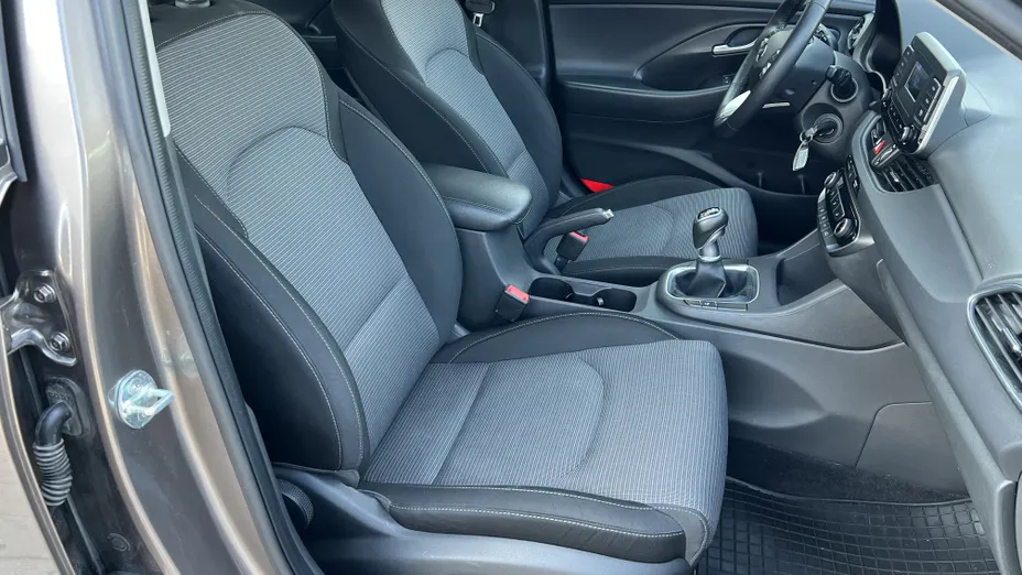 HYUNDAI i30 i30 1.6 D Classic +