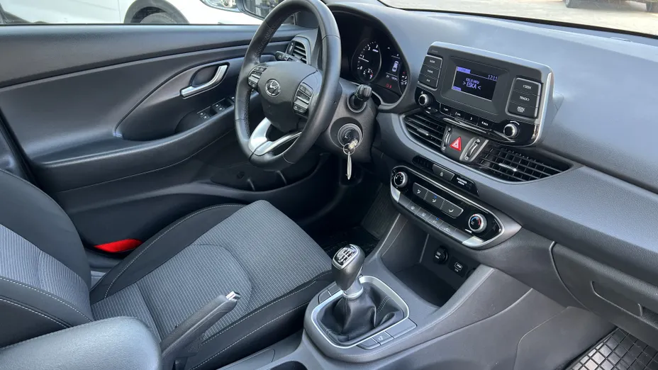 HYUNDAI i30 i30 1.6 D Classic +