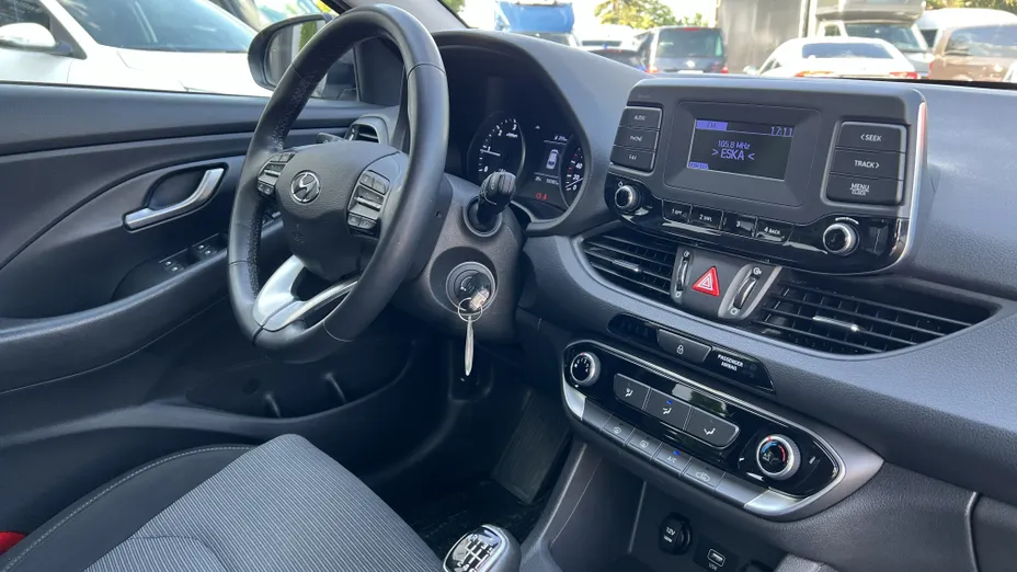 HYUNDAI i30 i30 1.6 D Classic +