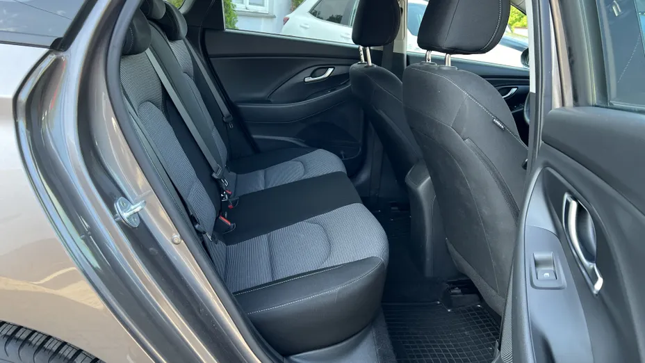 HYUNDAI i30 i30 1.6 D Classic +