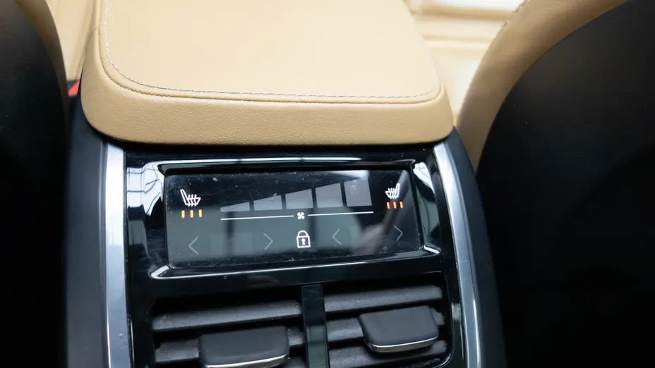 VOLVO XC90 XC90 T8 AWD Plug-In Hybrid Ultra Bright 7os aut