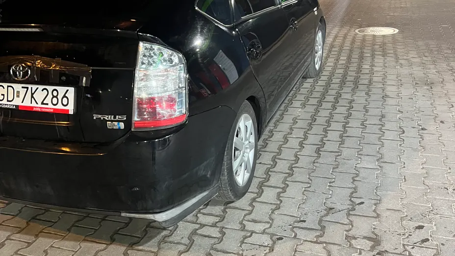 TOYOTA Prius -
