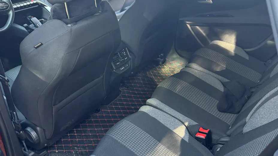 PEUGEOT 5008 5008 1.5 BlueHDI Active S&S EAT8