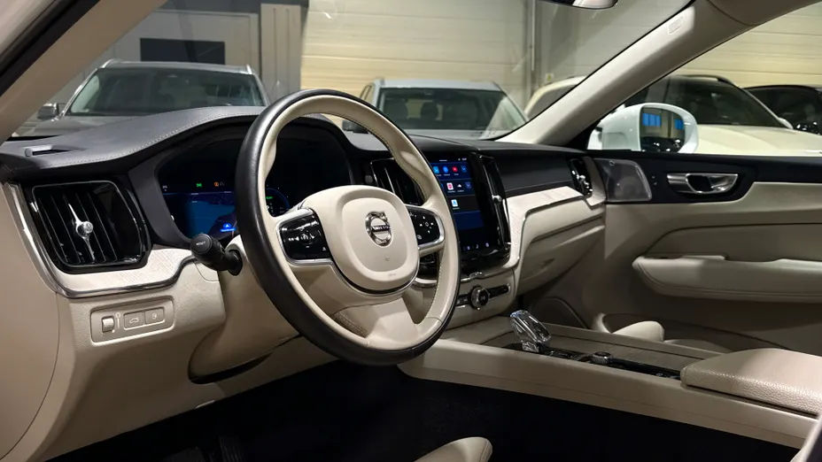 VOLVO XC60 XC60 T6 Plug-In Hybrid AWD Plus Bright aut