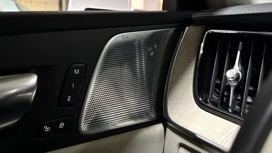 VOLVO XC60 XC60 T6 Plug-In Hybrid AWD Plus Bright aut