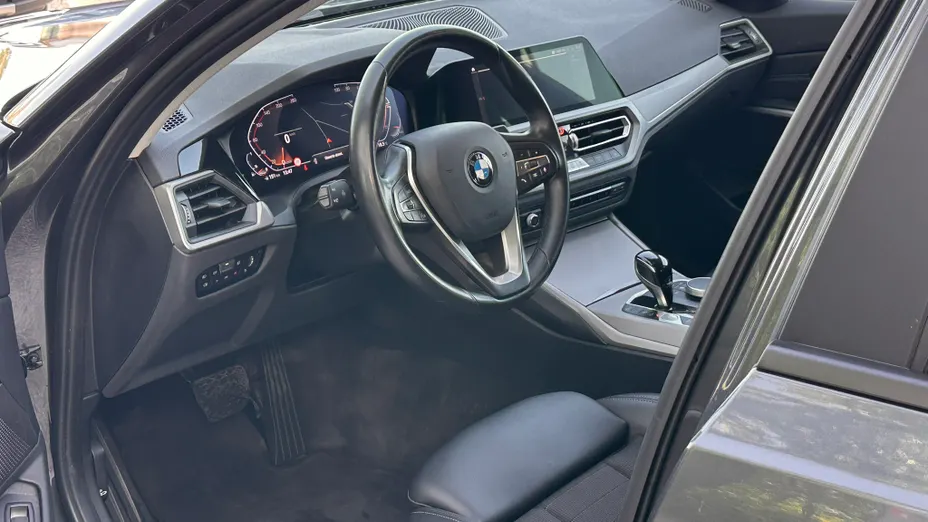 BMW Seria 3 318i Sport Line aut