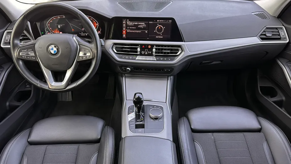 BMW Seria 3 318i Sport Line aut