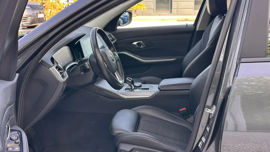 BMW Seria 3 318i Sport Line aut