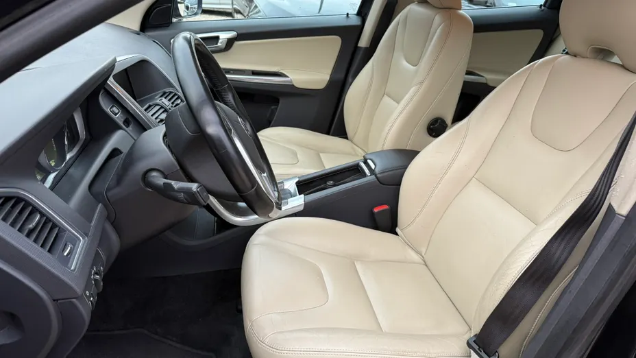 VOLVO XC60 XC60 2.0T Summum