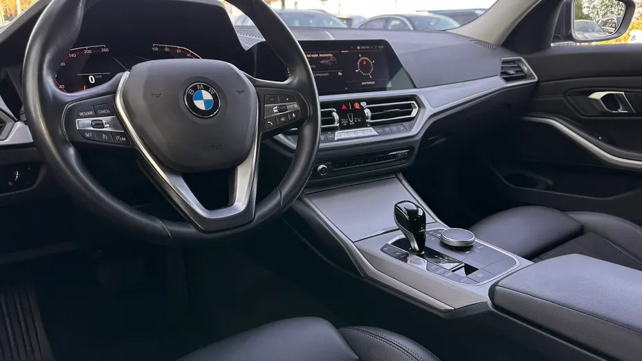 BMW Seria 3 318i Sport Line aut