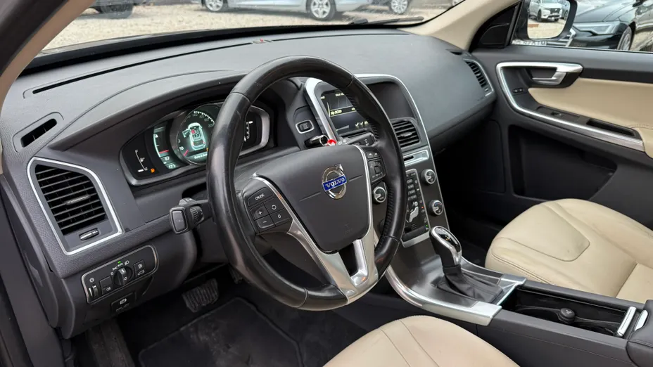 VOLVO XC60 XC60 2.0T Summum