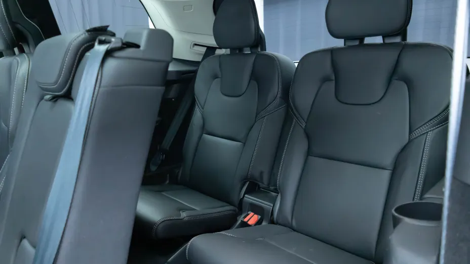 VOLVO XC90 XC90 T8 AWD Plug-In Hybrid Ultra Dark 7os aut