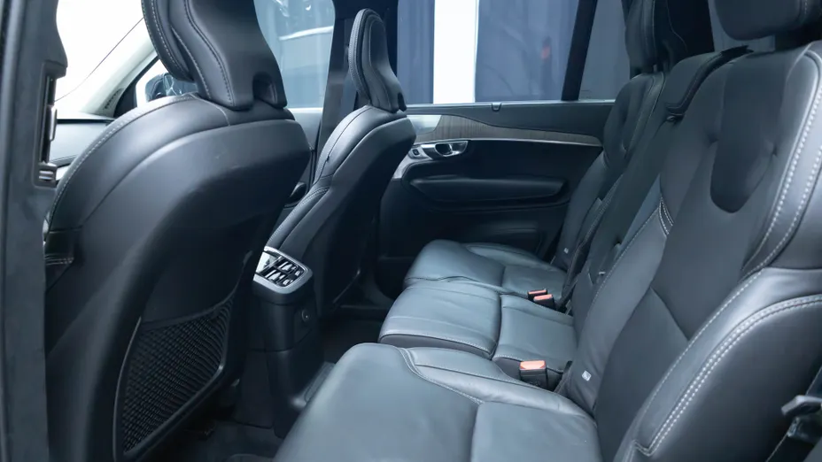 VOLVO XC90 XC90 T8 AWD Plug-In Hybrid Ultra Dark 7os aut
