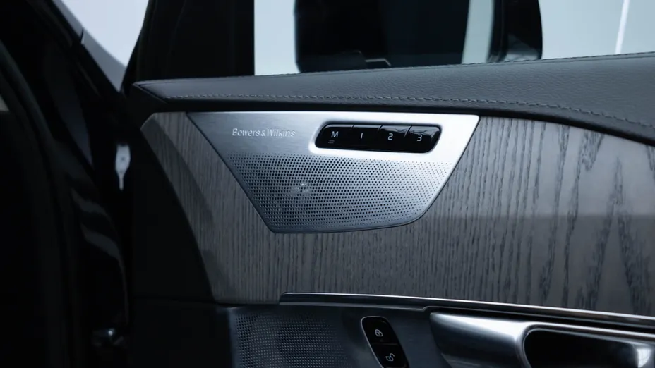 VOLVO XC90 XC90 T8 AWD Plug-In Hybrid Ultra Dark 7os aut