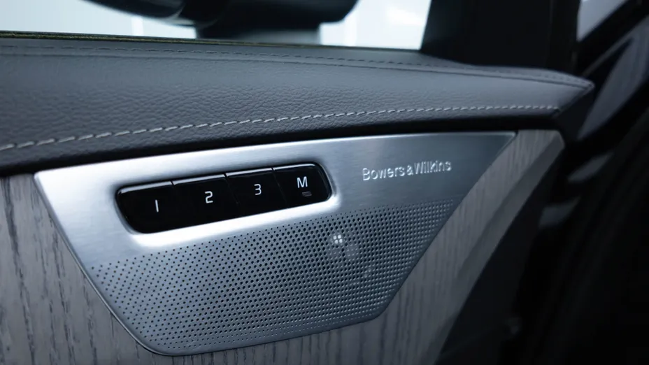 VOLVO XC90 XC90 T8 AWD Plug-In Hybrid Ultra Dark 7os aut