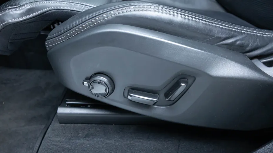 VOLVO XC90 XC90 T8 AWD Plug-In Hybrid Ultra Dark 7os aut