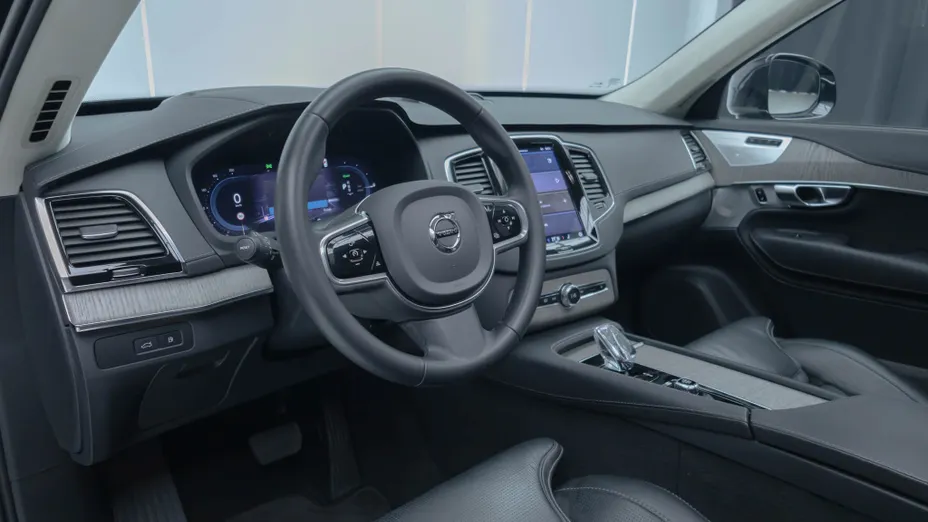 VOLVO XC90 XC90 T8 AWD Plug-In Hybrid Ultra Dark 7os aut