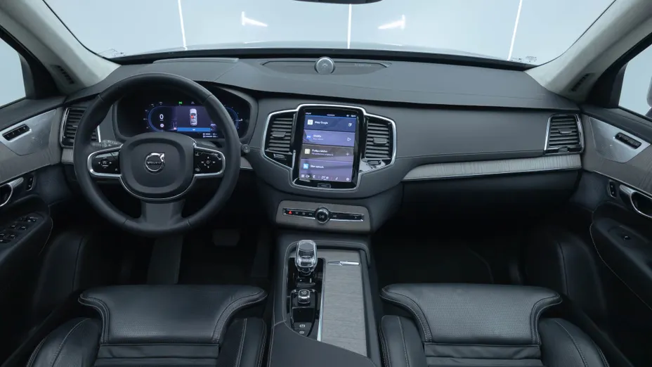 VOLVO XC90 XC90 T8 AWD Plug-In Hybrid Ultra Dark 7os aut