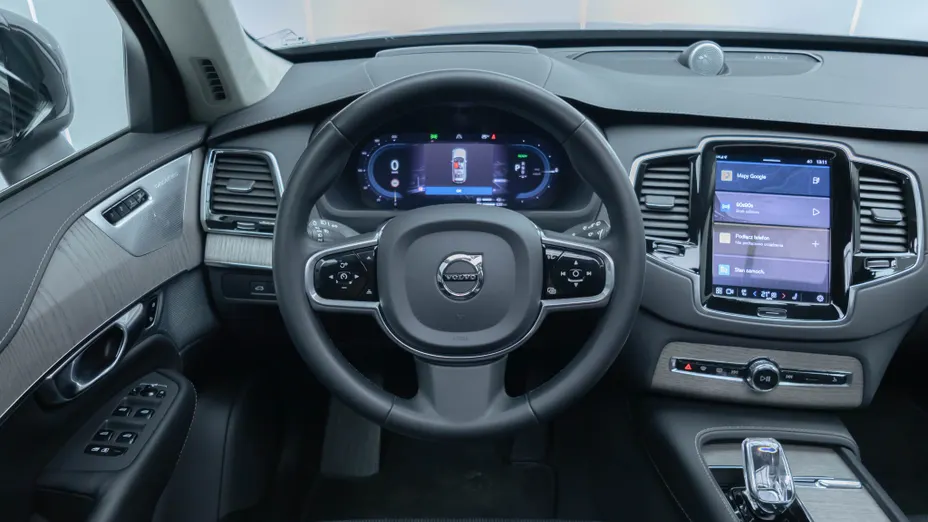 VOLVO XC90 XC90 T8 AWD Plug-In Hybrid Ultra Dark 7os aut