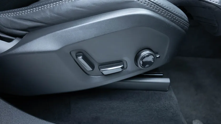 VOLVO XC90 XC90 T8 AWD Plug-In Hybrid Ultra Dark 7os aut