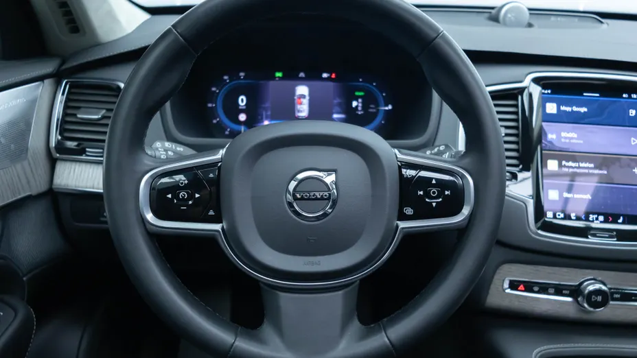 VOLVO XC90 XC90 T8 AWD Plug-In Hybrid Ultra Dark 7os aut