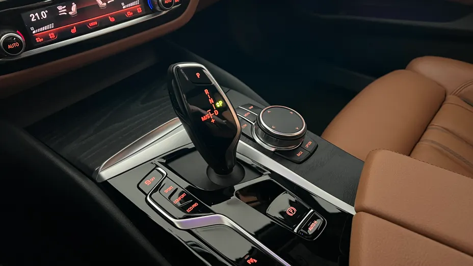 BMW Seria 5 520d mHEV Luxury Line sport-aut