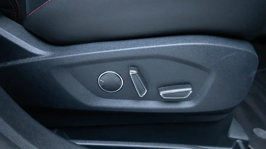FORD S-MAX S-MAX 2.5 Hybrid ST-Line CVT 7os.