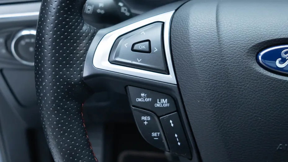 FORD S-MAX S-MAX 2.5 Hybrid ST-Line CVT 7os.