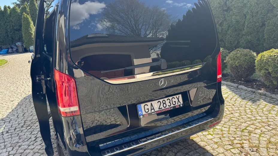 MERCEDES-BENZ V Klasa V 300 d 4-Matic 9G-Tronic Exclusive (długi)