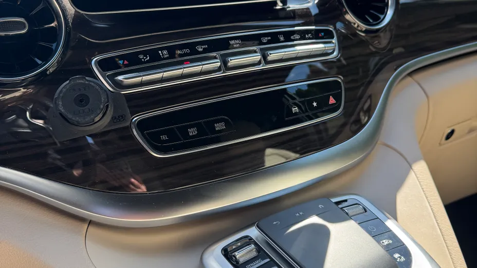 MERCEDES-BENZ V Klasa V 300 d 4-Matic 9G-Tronic Exclusive (długi)