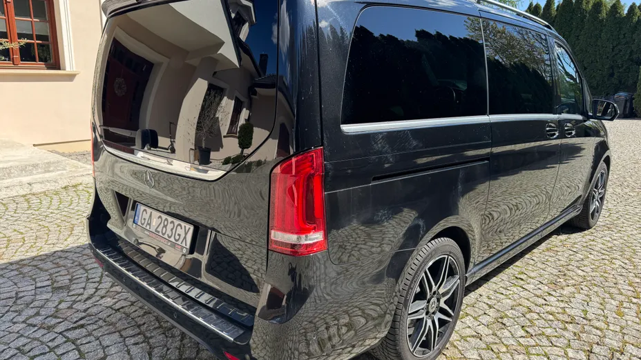 MERCEDES-BENZ V Klasa V 300 d 4-Matic 9G-Tronic Exclusive (długi)