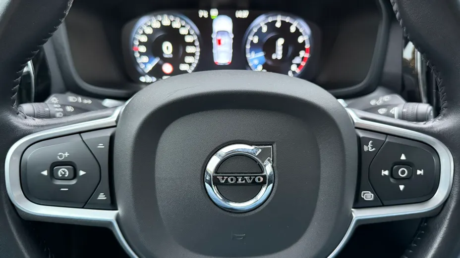 VOLVO V60 V60 T4 Momentum aut