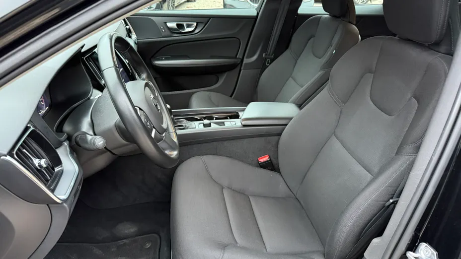 VOLVO V60 V60 T4 Momentum aut