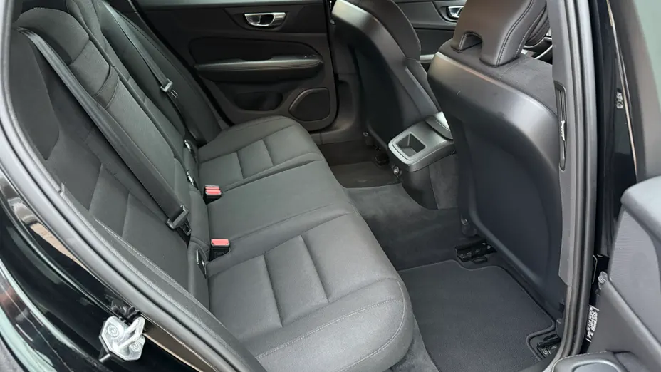 VOLVO V60 V60 T4 Momentum aut