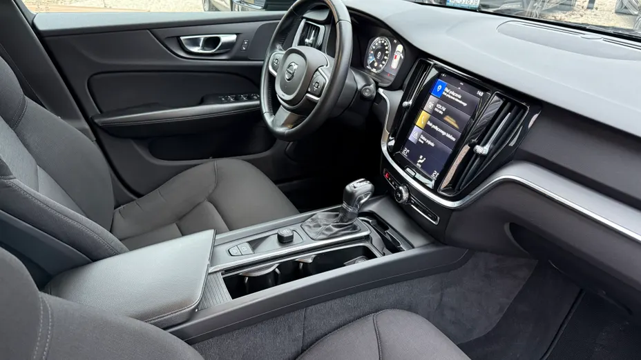 VOLVO V60 V60 T4 Momentum aut