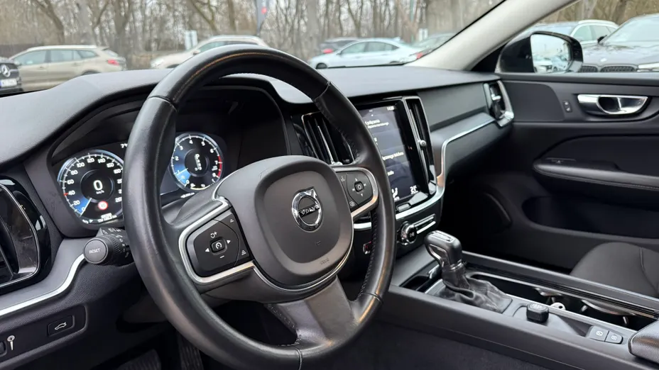 VOLVO V60 V60 T4 Momentum aut